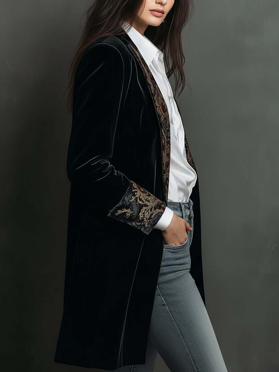 Women's Baroque Trim Tailored Blazer in Black