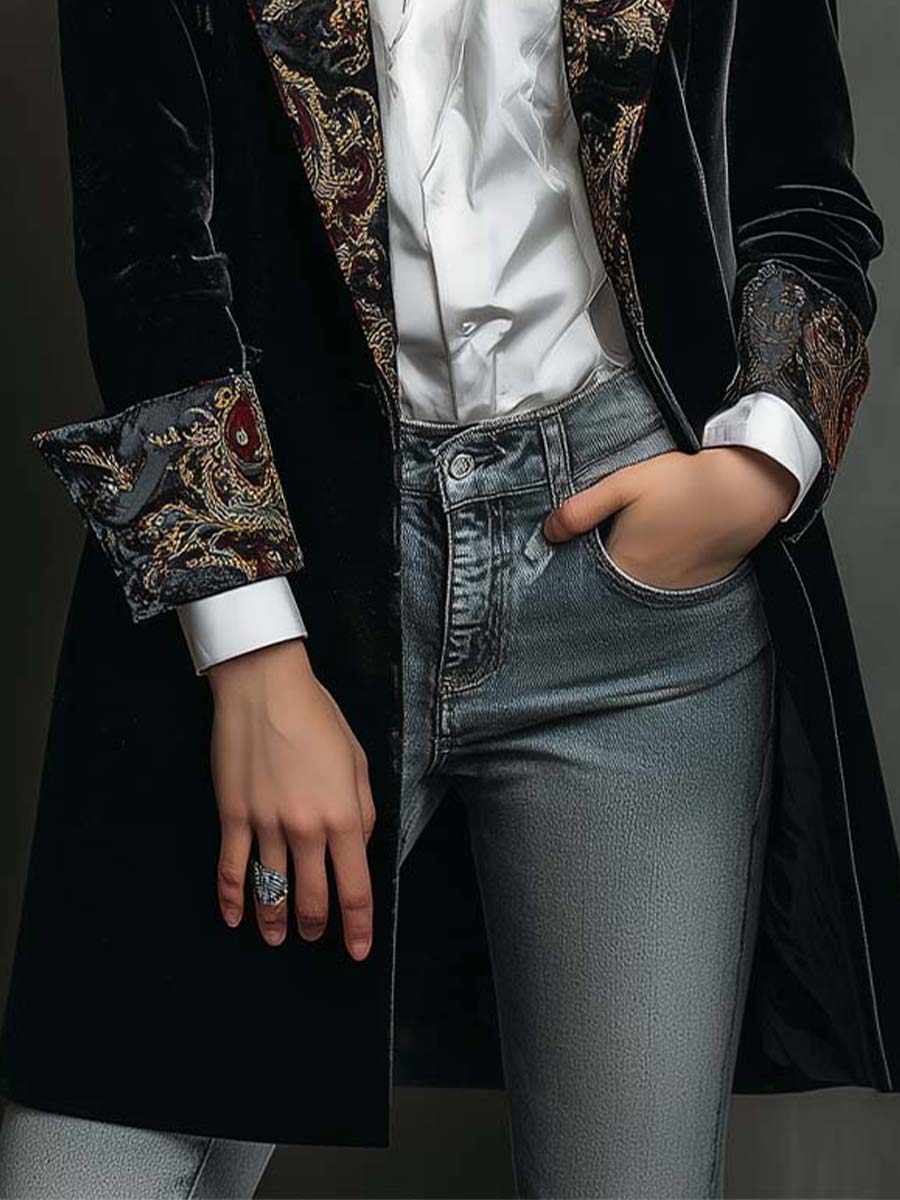 Women's Baroque Trim Tailored Blazer in Black